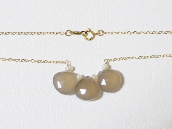 [14kgf] Gray chalcedony & baby pearl necklace 第1張的照片