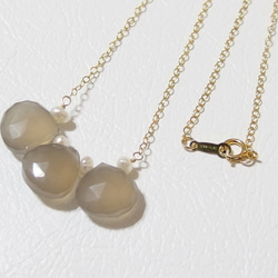 [14kgf] Gray chalcedony & baby pearl necklace 2枚目の画像
