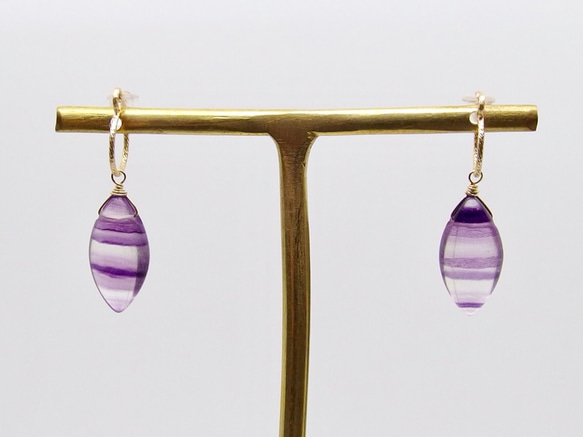 [14kgf] Multi stripe fluorite earrings : Purple 1枚目の画像