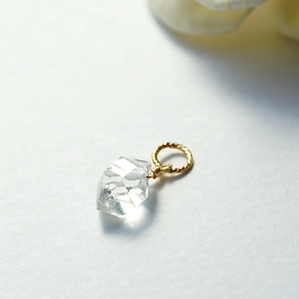 氷のカケラ／ハーキマーダイヤモンドのペンダントトップ/14kgf 4枚目の画像