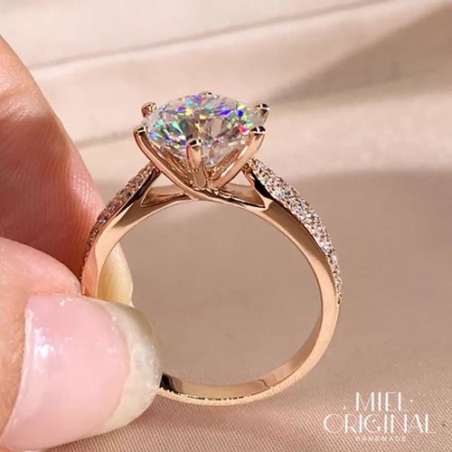 最高級モアッサナイト　モアサナイトリング 最高級モアッサナイト プロングセッティングリング