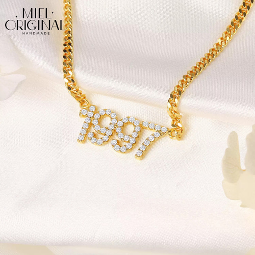 名入れ✨イニシャル キラキラ ネームネックレス 名前入り ゴージャス