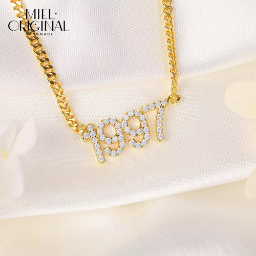 名入れ✨イニシャル キラキラ ネームネックレス 名前入り ゴージャス