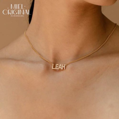 名入れ✨イニシャル キラキラ ネームネックレス 名前入り ゴージャス