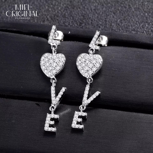 名入れ♡ぶら下がりハート✨キラキラ イニシャル カスタムピアス 名前