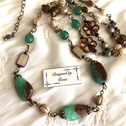 緑の宝石　グリーンオパールのロング丈ネックレス 2枚目の画像