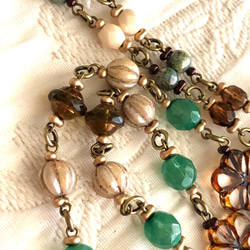 緑の宝石　グリーンオパールのロング丈ネックレス 7枚目の画像