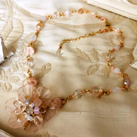 ブリリアント ピンク ローズのネックレス 4枚目の画像