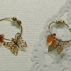 蝶とスワロのフープイヤリング　トパーズ 2枚目の画像