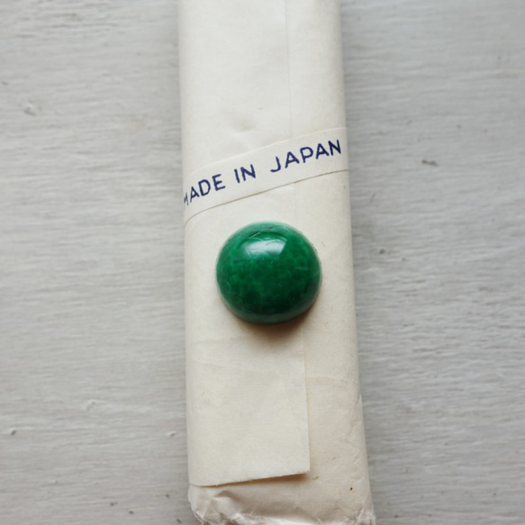 日本製 1960s グリーン ガラスカボション ラウンド 13mm (1個) 4枚目の画像