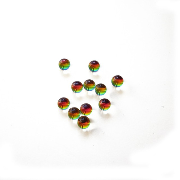 西ドイツ製 1960s 虹色のガラスカボション 5mm (4個) その他素材