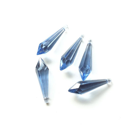 ドイツ製 1980s ダイヤモンド ドロップビーズ アイスブルー 26×8mm (5個) 4枚目の画像