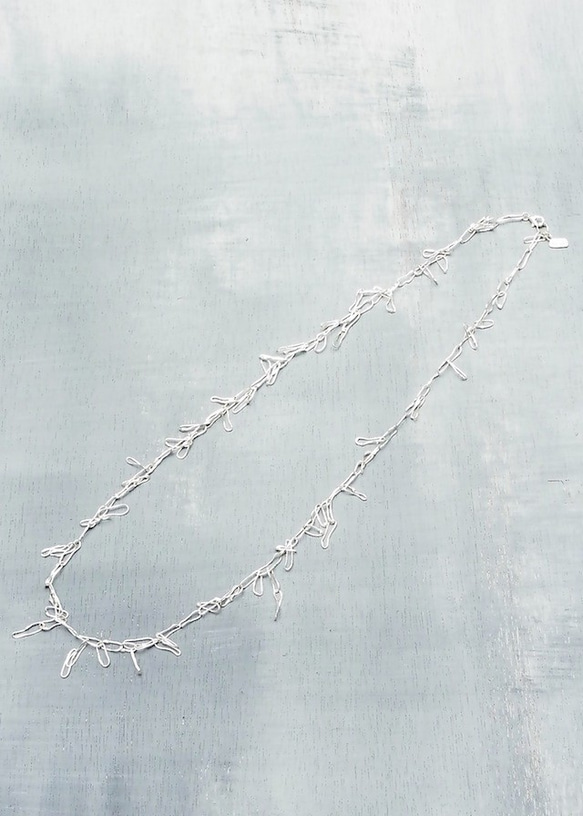 "line" simple silver necklace 第3張的照片