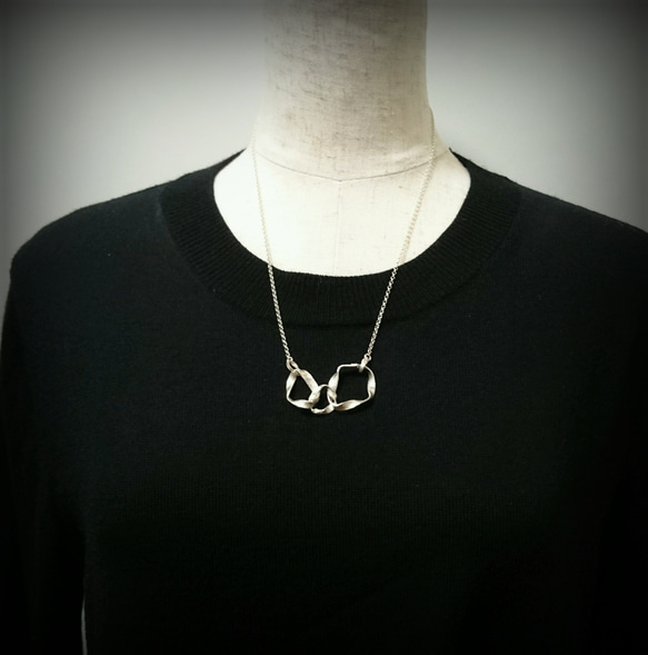 ”to be continued"silver necklace 第6張的照片