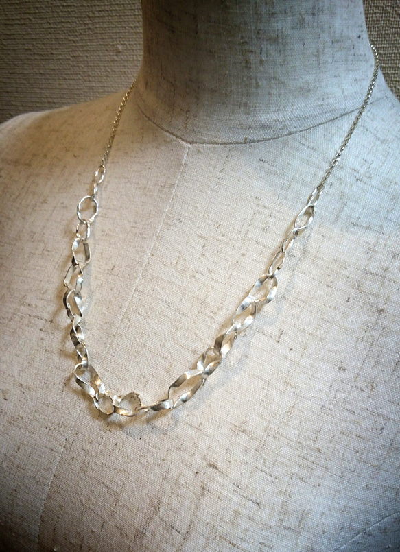 ”to be continued"silver necklace 第3張的照片