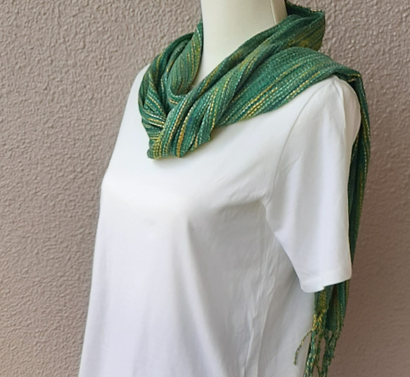 グリーン系シルクの手織りマフラー WM0556                  一点物 6枚目の画像