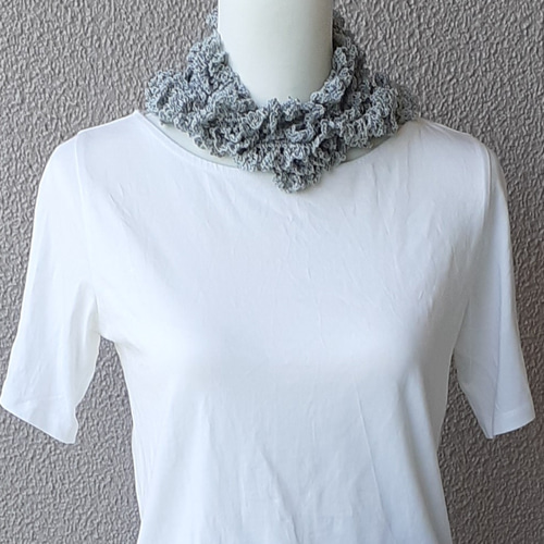 シルバーグレーの手編みフリルマフラー KM008 送料無料 マフラー tsure