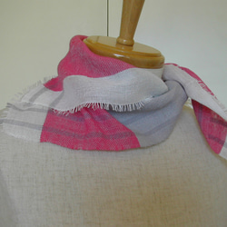 スカーフ 手織り 綿麻混 ピンク・グレー 2枚目の画像