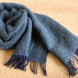 手織りマフラー 羊毛（ウール）青緑×紺  杉綾織り 6枚目の画像