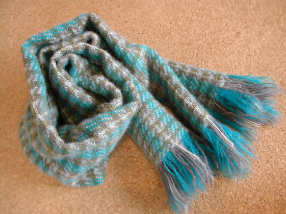 手織り 羊毛（ウール）マフラー ピーコックブルー 綾織り 6枚目の画像