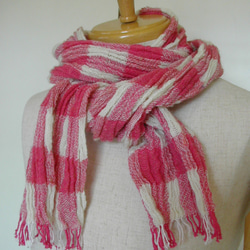 手紡ぎ手織り 綿×羊毛(コットン×ウール)ストール 濃ピンク 7枚目の画像