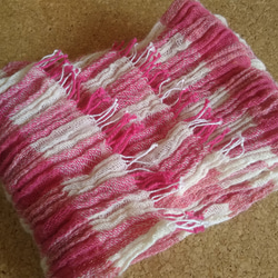 手紡ぎ手織り 綿×羊毛(コットン×ウール)ストール 濃ピンク 6枚目の画像