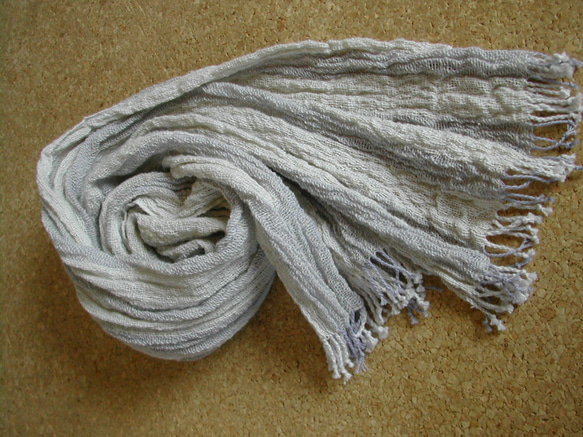 手紡ぎ 手織り 綿×羊毛(コットン×ウール) ストール うすグレー 8枚目の画像