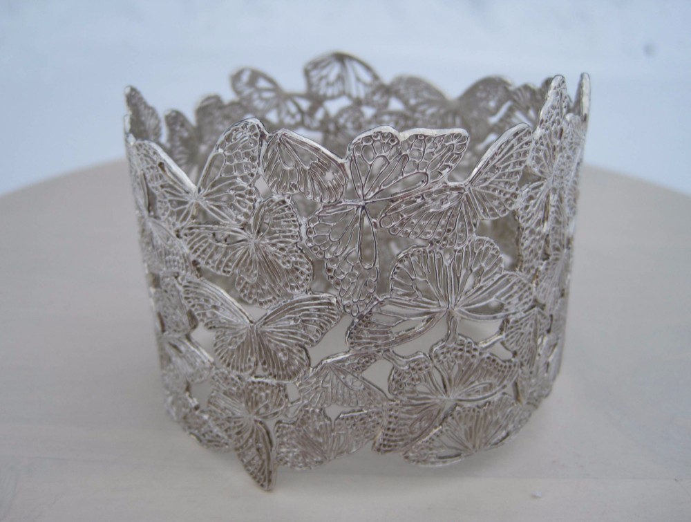 無限蝶々バングル