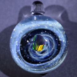 宇宙ガラスペンダント (26mｍ 螺旋状銀河） no.935 2枚目の画像