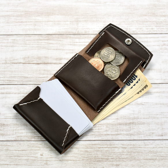 非常小的三折迷你錢包，幾乎卡片大小，棕褐色馬勒皮革 第10張的照片