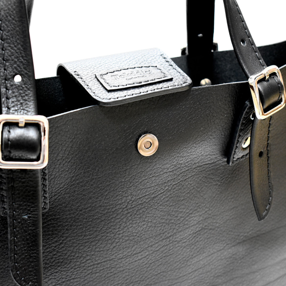 適合 A4 尺寸的薄皮革手提包，黑色義大利皮革 第5張的照片