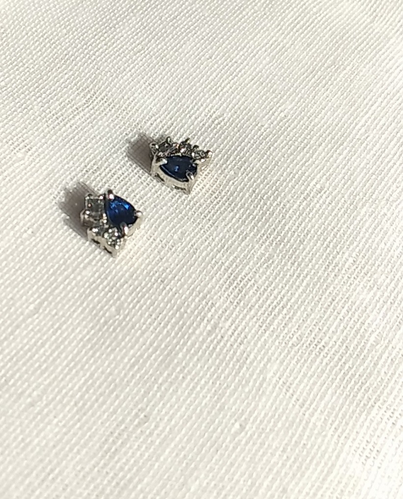 プラチナ　サファイアのピアス