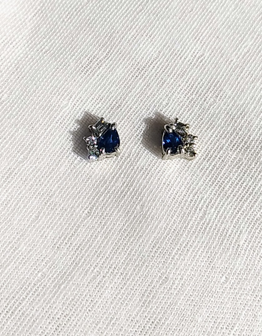 プラチナ　サファイアのピアス