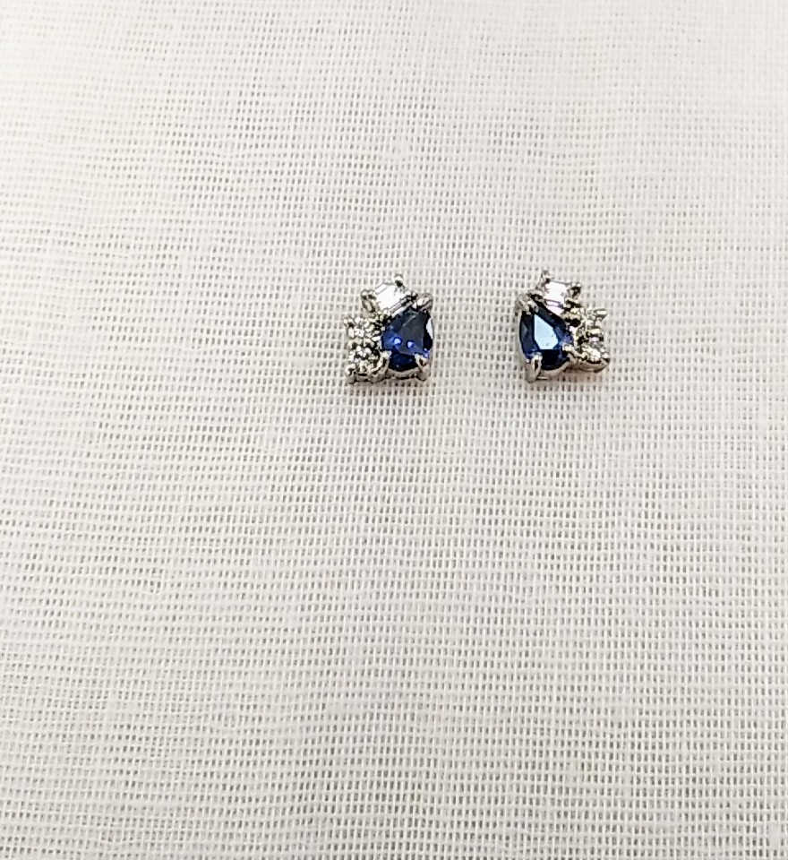 プラチナ　サファイアのピアス