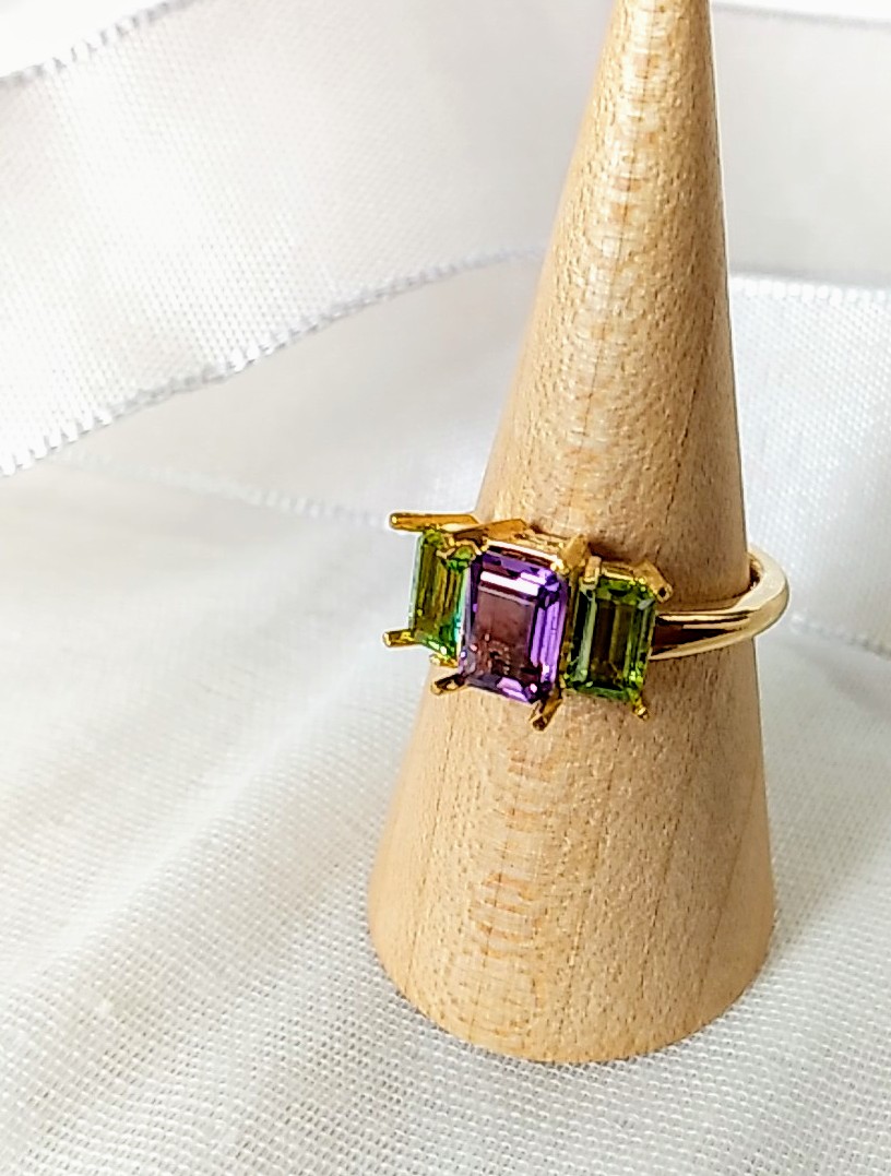 アメジスト＆ペリドットリング　トリロジー