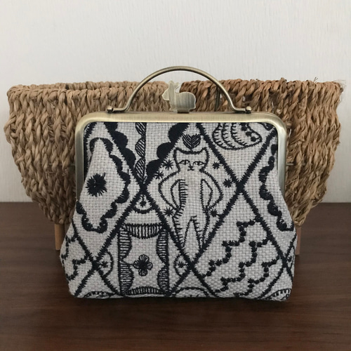 ミナペルホネン　ハンドメイド　がま口 ミナペルホネン symphonyで作成しましたお財布がま口です♡うさぎさん