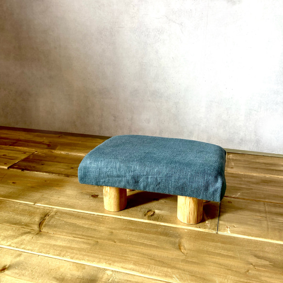 オットマン としても使える！ 木製 クッション座椅子　ヨガ•瞑想用の座蒲　ミニスツール　【布生地ブルー】 9枚目の画像
