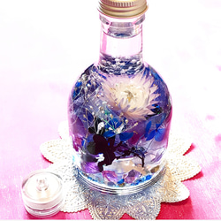 再販54✳︎『宇宙の森』プリザーブドフラワーとクリスタルのメルヘンハーバリウムライト 3枚目の画像