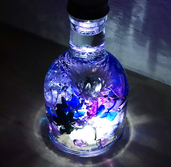 再販54✳︎『宇宙の森』プリザーブドフラワーとクリスタルのメルヘンハーバリウムライト 6枚目の画像