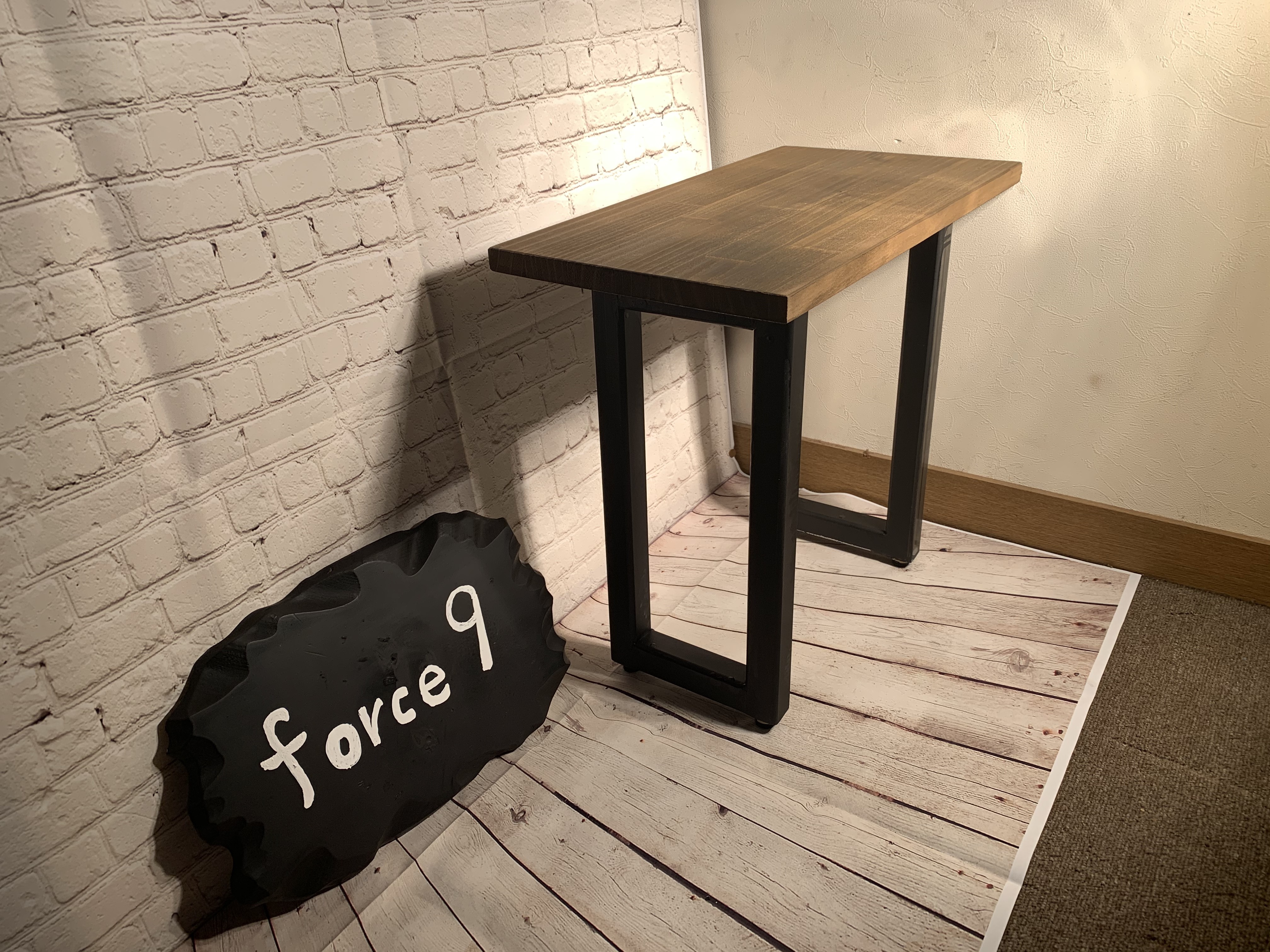 テーブル　ブラウン 4,940円