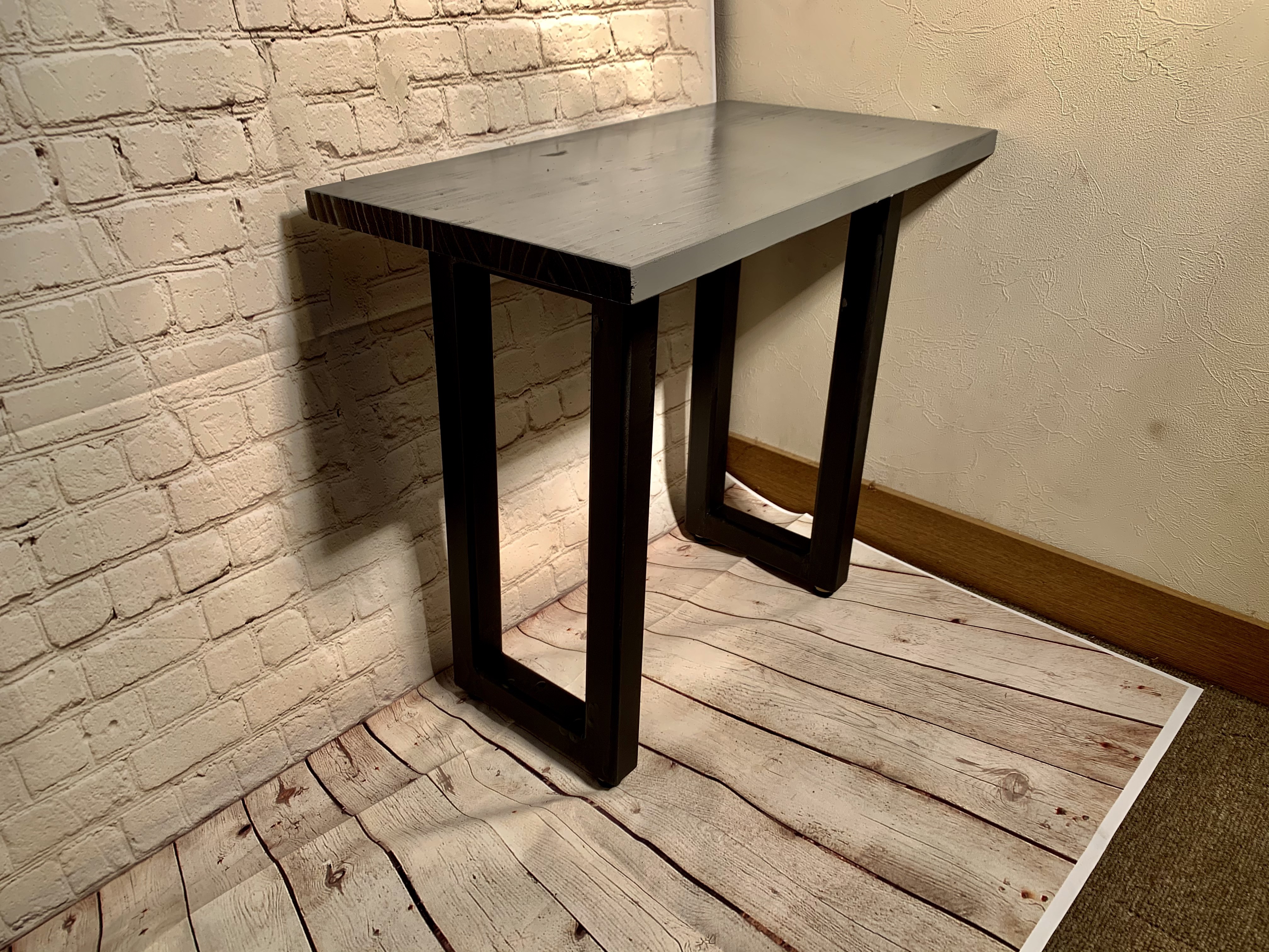 北欧風　テーブル