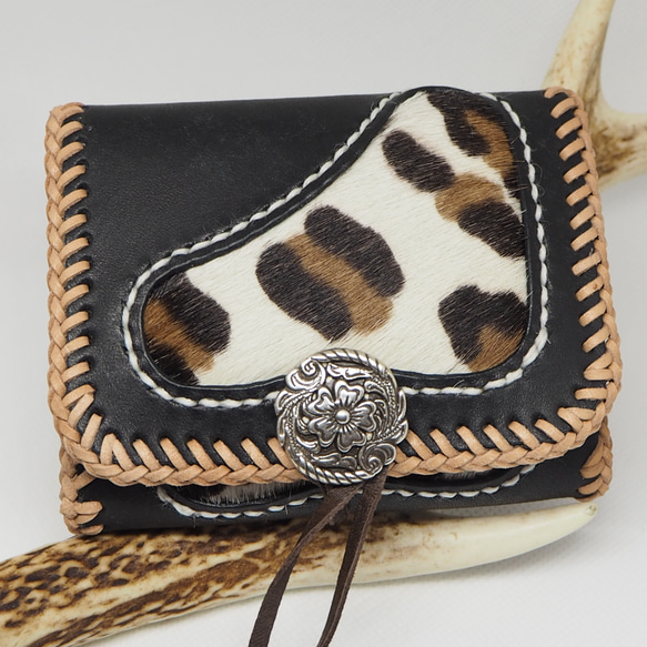 本革使用＊ヒョウ柄の革財布。 ブラック ナチュラル コンパクト ミニ