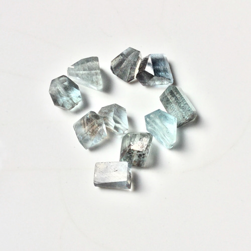 14kgf モスアクアマリン 3連ピアス