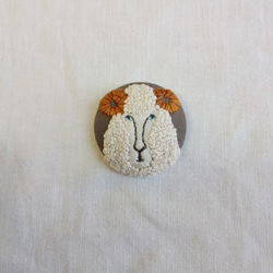 sheep hand embroidery brooch 第3張的照片