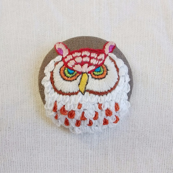owl hand embroidery brooch 第1張的照片