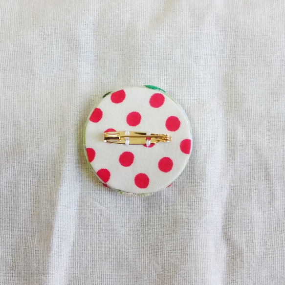 cherry girl hand embroidery brooch 第2張的照片