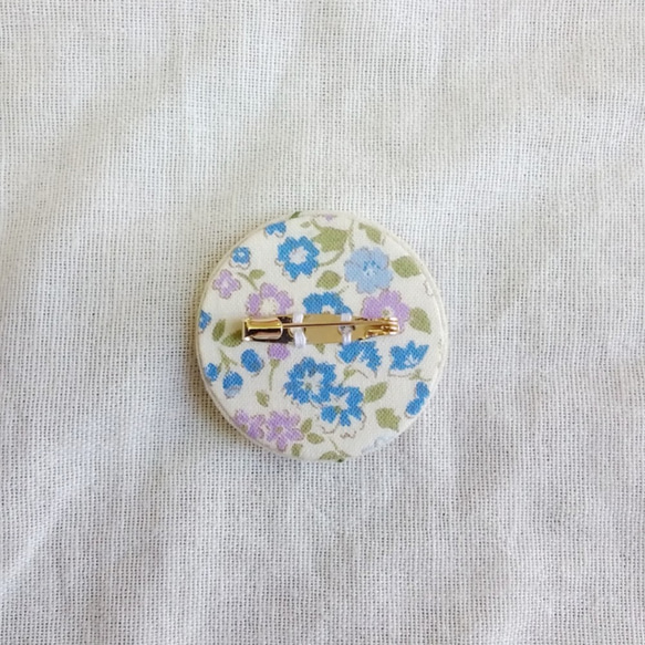 sweet flower embroidery brooch 第2張的照片