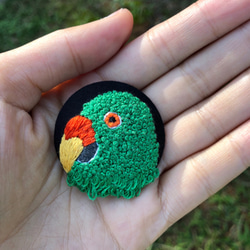 緑色的鳥手刺繍胸針 green bird hand embroidery brooch 第2張的照片