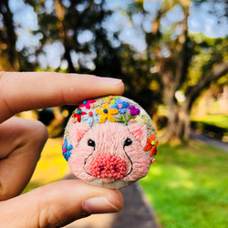 豬手刺繍胸針(pig hand embroidery pin brooch) 第1張的照片