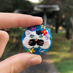 貓手刺繍胸針(cat hand embroidery pin brooch) 第1張的照片